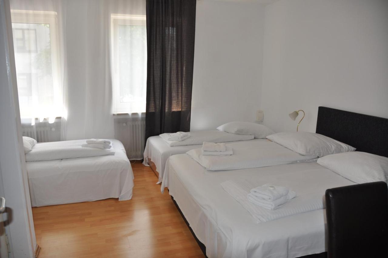 Hotel-Pension Asta Мюнхен Екстериор снимка
