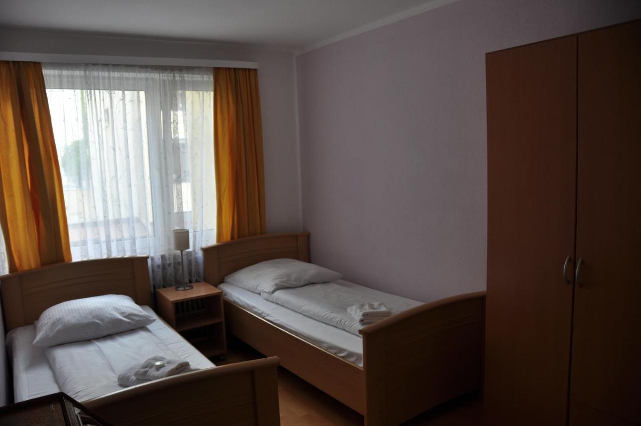 Hotel-Pension Asta Мюнхен Екстериор снимка